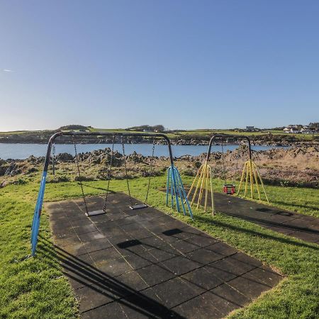 The Clamshell Apartment Isle of Whithorn Bagian luar foto